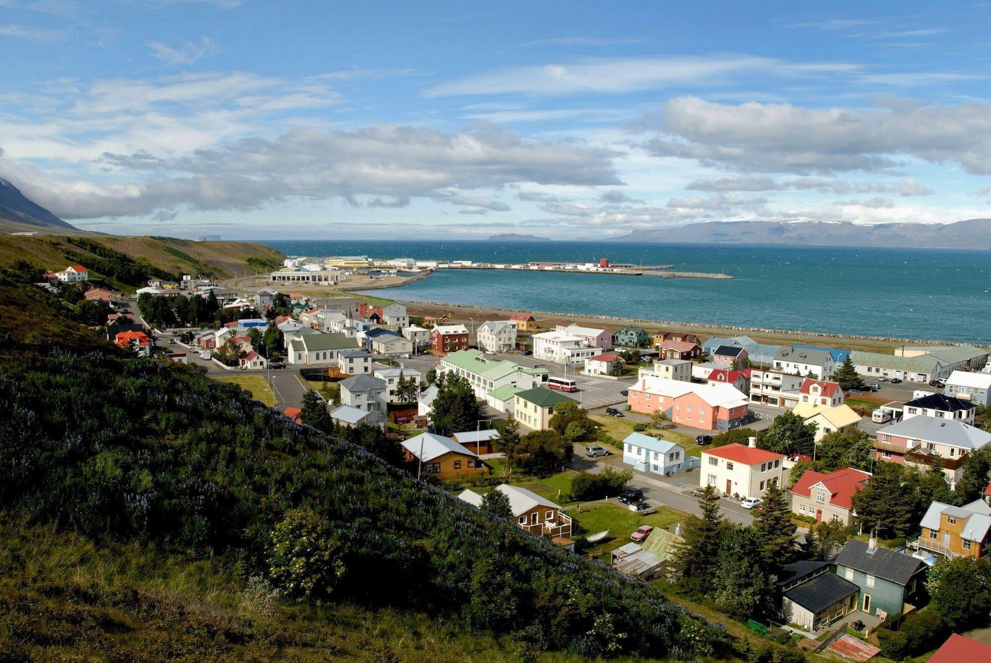 Hotel Mikligardur Saudarkrokur Bagian luar foto